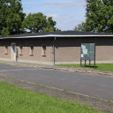 Der Ausstellungsort – die ehemalige sowjetische Verwaltungsbaracke in Buchenwald, 2021. Foto: Rene Emmendörffer.