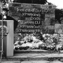 Ansprache des Landesrabbiners Dr. Martin Riesenburger während der Einweihungsfeierlichkeiten einer Mahn- und Gedenkstätte auf dem jüdischen Friedhof in der Schönhauser Allee in Berlin am 3. September 1961. Foto: Irene Eckleben, ADN-Zentralbild