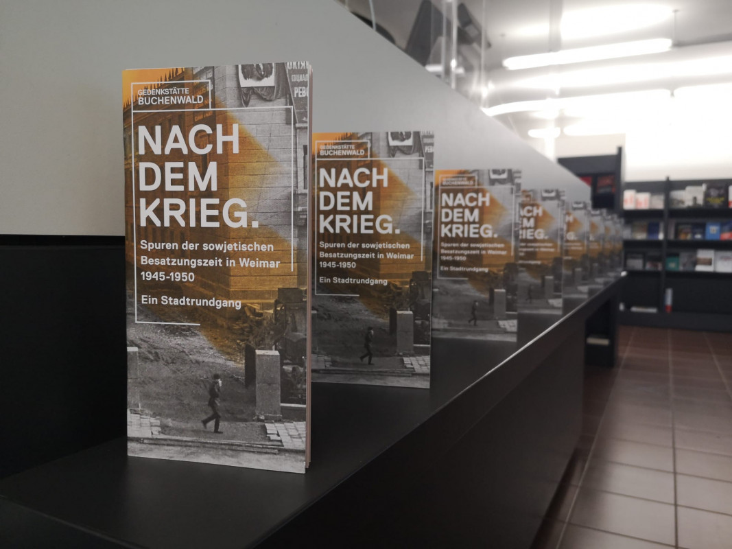 Die Broschüre zum Stadtrundgang „Nach dem Krieg“ ist in der Gedenkstätte Buchenwald und im Buchhandel erhältlich (ISBN 9783935598293, Preis: 3,90 EUR) Gedenkstätte Buchenwald, Fotograf: Rene Emmendörffer.